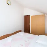 Apartments Holiday Zaboric * ザボリッチ