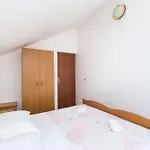 Apartments Holiday Zaboric * ザボリッチ