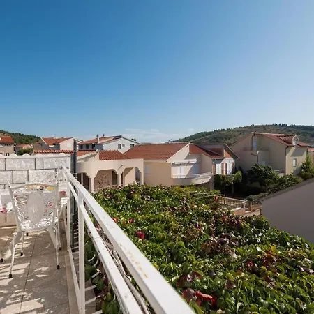 Apartments Holiday Zaboric شقة