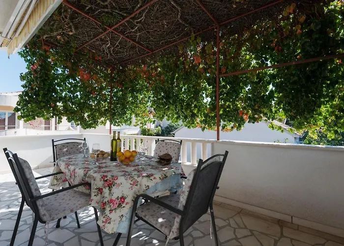 Apartments Holiday Žaborić Apartman