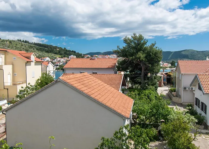 Apartments Holiday Žaborić *