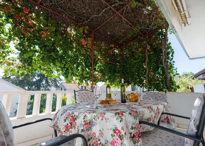 Apartments Holiday Žaborić